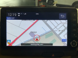 ダッシュボードに自然に溶け込むようにデザインされた純正メモリーナビゲーション。