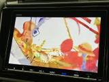 停車中に楽しめるTV機能。待ち時間や休憩時間に、お気に入りの番組を視聴できます。快適な車内空間を演出します。(※運転中の視聴は禁止です)。