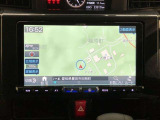 メモリーナビ装着車。大画面で見やすく使いやすいナビゲーションです。トヨタ純正ならではの、シンプルで簡単操作です。