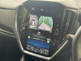 【マルチテレインモニター】車のフロントやサイドのカメラ画像を同時にモニター表示することで、悪路や狭い道を走行時でも周囲の状況確認ができ安心!本格SUVにうれしい装備です♪