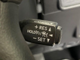 【レーダークルーズコントロール】高速道路での長距離走行が楽に!!自動で速度を保つクルーズコントロールが、衝突軽減システムと連携し、前方の車両を感知して車間を保つように速度調節してくれます!!