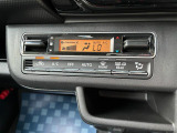【フルオートエアコン】一度お好みの温度に設定すれば、車内の温度を検知し風量や温度を自動で調整。暑い&hellip;寒い&hellip;と何度もスイッチ操作をする必要はありません。快適な車内空間には必須の機能ですね♪