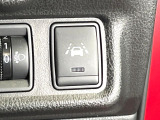 【インテリジェントLI】走行中の車線からはみ出しそうな時、警告音と共にステアリングとブレーキを制御し、車線内を走行する様にアシスト。より安全な運転をサポートしてくれます!
