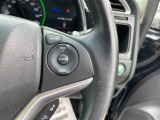 【アダプティブ・クルーズ・コントロール】予め設定した車速内でクルマが自動的に加減速。 前走車との適切な車間距離を維持しながら追従走行し、高速道路でのドライバーの疲労を軽減。「安全」をお求めください。