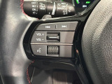 ステアリングにオーディオ操作スイッチが付いています。オーディオ画面に直接タッチしなくても操作が出来ますので、運転に集中できます。