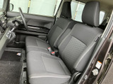 運転しやすい視界と、操作しやすい配置が特徴です。スムーズな運転をサポートし、快適なカーライフを実現します。