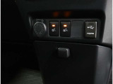 シートヒーター付:寒い日や夏の冷房中の冷えやすい肩・腰・脚部を暖めるシートヒーターが運転席・助手席に装備されています!