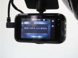 ◆ドライブレコーダー◆映像・音声などを記録する自動車用の装置です。 もしもの事故の際の記録はもちろん、旅行の際の思い出としてドライブの映像を楽しむことができます。