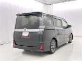 走りにこだわりながら収納力も持ち合わせたお車です。荷物を載せて軽快なドライブを楽しめますよ♪
