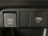【USBポート】USBポートも装備されています♪スマートフォンのオーディオに連携も可能です。今や欠かせない装備の一つです!