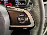 【レーダークルーズコントロール(全車速追従機能付】車内前方に装備されたカメラで先行車を認識し、車速に応じた車間距離を保ちながら追従走行を支援します。
