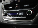 車内の温度管理に便利なオートエアコン☆