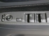 運転席のスイッチ類です。