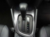 フロアシフトのCVTオートマチック車です。