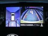 アラウンドビューモニターが駐車をアシスト☆4つの高解像度カメラで車の周囲を撮影。ミニバン、SUVなどの死角の駐停車も驚く程楽です!バックカメラは、車庫入れの時は勿論、後方の安全確認もできて安心です♪