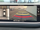 ガイドライン表示で、駐車がよりスムーズに。後方や左右の状況を視覚的に確認でき、安全な駐車をサポートします。運転に自信がない方にもおすすめです。