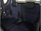 まごころクリーニングを実施済み!展示中は、運転席、ハンドル、シフトノブにビニールカバーを掛けて展示しております!!消臭&抗菌効果のある銀担持酸化チタン光触媒スプレーも施工済み!