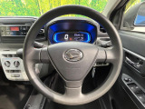 インテリアに合わせたデザインのステアリングは、運転される方のことも考え、運転しやすい形状、大きさです。是非一度、実際に触ってお確かめください。