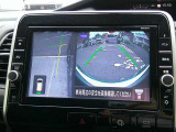 【アラウンドビューモニター】空から見下ろした映像がナビ画面にて確認可能です。駐車もラクラクですよ♪