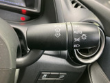 操作感の良いウインカーレバーは、スムーズな車線変更をサポート。オート機能も搭載し、安全な運転を支援します。日常の運転をより快適にする機能です。