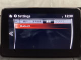 Bluetoothに接続することで、スマートフォンに入っている音楽アプリを車内で楽しめたり、通話が出来ます♪