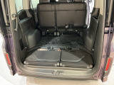 3列目は床下に収納することにより大きな荷室を作ることが出来ます。