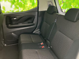 後部座席からの眺めも良好で、ゆったりとした空間でリラックスした時間を過ごせます。快適なドライブを乗客も楽しめます。