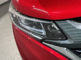 LEDヘッドライトは、点灯の瞬間から最大光量を発揮し、突然暗くなるトンネルなどでの安定感を高めます。