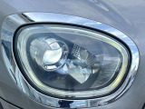 ●LEDヘッドライト:夜間走行時も良好な視界を確保し安心して運転できる高輝度LEDヘッドライトを装備!点灯速度が早く、消費電力も抑えられています。