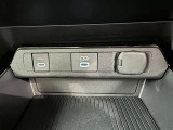 シガーソケット用の充電器が使用可能です!