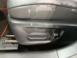 シートポジションの微調整が可能なパワーシート搭載!!