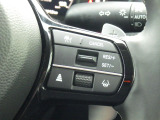 Hondaセンシングの機能のひとつ、アダプティブクルーズコントロール付!アクセルから足を離しても設定したスピードと前車との車間を保ち走行してくれます!車線維持もアシスト☆高速道路で疲労軽減ですね☆
