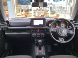 シンプルなインパネ回りは運転のしやすさに繋がります。