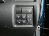 アイドリングストップ機能がついているので、停車時にエンジンを止めて燃料消費を抑えます。環境にもお財布に優しいですね♪