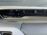視認性の高いメーターで運転情報を的確に把握できます!