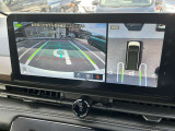 空から車を見たような「アラウンドビューモニター」!車の周りが一目で確認できるので、小さなお子様や障害物があっても安心して乗ることができます。