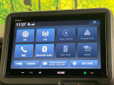 【ディスプレイオーディオ】お手持ちのスマートフォンとの連携で、ナビや音楽再生など各種アプリを使用可能。スマホに近い感覚でお使いいただけます♪