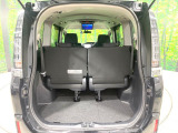 普段のお買い物や通勤、送迎等に十分な荷室スペースを確保しております。セカンドシートを倒すと、大きな荷物の積載も可能です♪