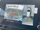 【パノラミックビューモニター】専用のカメラにより、上から見下ろしたような視点で360度クルマの周囲を確認することができます☆死角部分も確認しやすく、狭い場所での切り返しや駐車もスムーズに行えます。