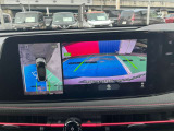 『アラウンドビューモニター』はスムーズな駐車と安全確認をサポートします。