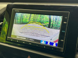 【バックカメラ】駐車時に後方がリアルタイム映像で確認できます。大型商業施設や立体駐車場での駐車時や、夜間のバック時に大活躍!運転スキルに関わらず、今や必須となった装備のひとつです!