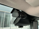 日産オリジナルドライブレコーダーです。車室内カメラによる車内および車側面の撮影記録が駐車時の安心をたかめます。