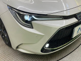 【LEDヘッドライト】悪天候や夜間走行時も良好な視界を確保し安心して運転できる高輝度LEDヘッドライトを装備!点灯速度が早く、消費電力も抑えられています。