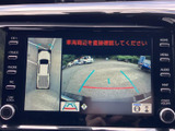 後方確認をサポートするモニターは、駐車時の安全性を高めます。狭い場所でも安心して操作できるので、運転初心者の方にもおすすめです。