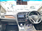 【インパネ】伸びやかで操作性の高いインパネ周り。毎日乗る車だからこそお気に入りの空間で。
