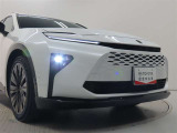 高輝度で点灯速度が速く、しかも消費電力の少ないLEDヘッドライトが装備されています!LEDの明るい光が走行中の視界の確保をサポートして、夜のドライブがより楽しく安全に運転できます♪