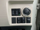両側電動スライドドアは運転席からも開閉可能です(^^)/衝突軽減ブレーキ、横滑り防止などの安全装備も完備☆