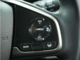 ◆アダプティブクルーズコントロール◆予め設定した車速内でクルマが自動的に加減速。前走車との適切な車間距離を維持しながら追従走行します。【LKAS】車線維持支援システムでステアリング操作を支援。