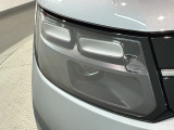 LEDヘッドライトは、点灯の瞬間から最大光量を発揮し、突然暗くなるトンネルなどでの安定感を高めます。