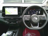 スッキリとした運転席回りになっています。